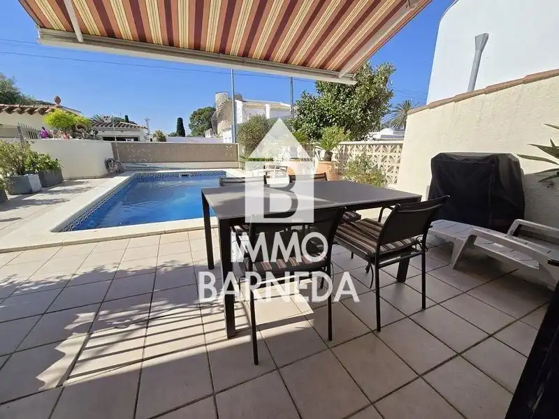 Jardí de Casa o xalet en venda en Empuriabrava amb Aire condicionat, Calefacció i Piscina