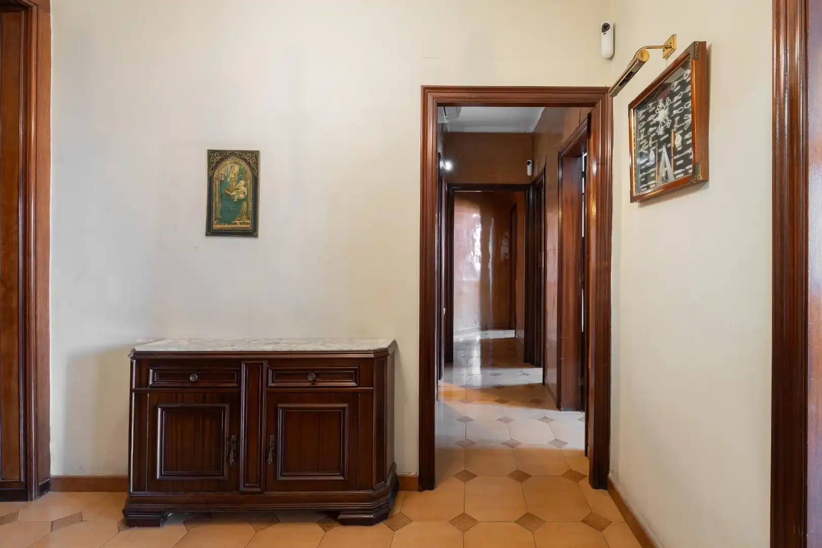 Wohnung zum Verkauf in Barcelona mit Heizung und Alarm