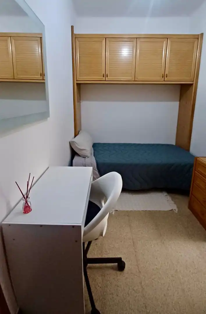 Dormitori de Apartament en venda en Barcelona amb Forn i Balcó