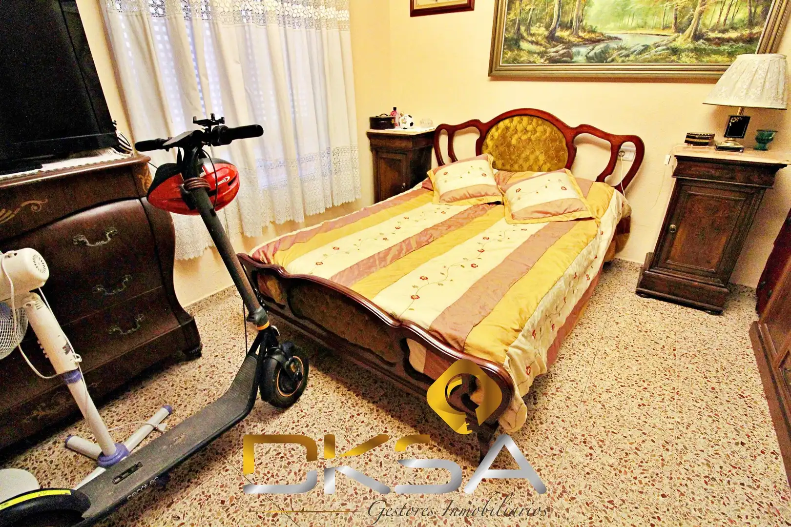 Habitación de Piso en venta en Castellón de la Plana / Castelló de la Plana con Terraza, Amueblado y Balcón