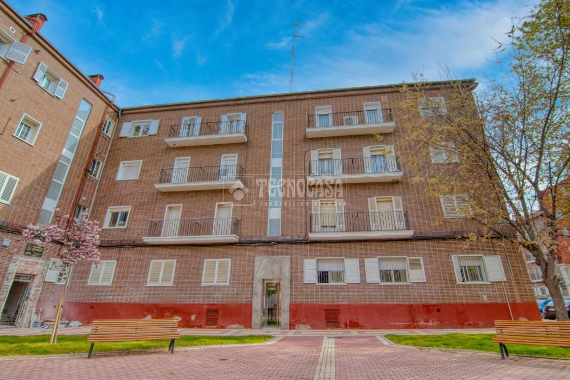 Vista exterior de Piso en venta en Valladolid Capital con Calefacción y Amueblado