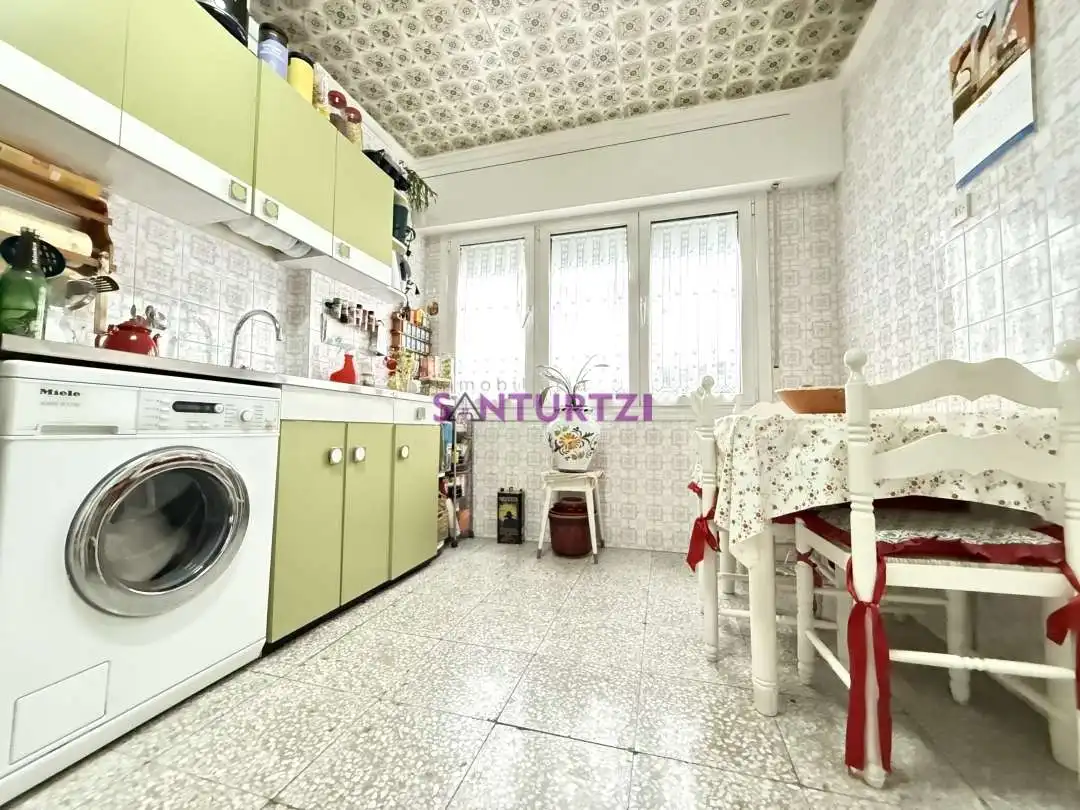 Cocina de Piso en venta en Portugalete con Calefacción