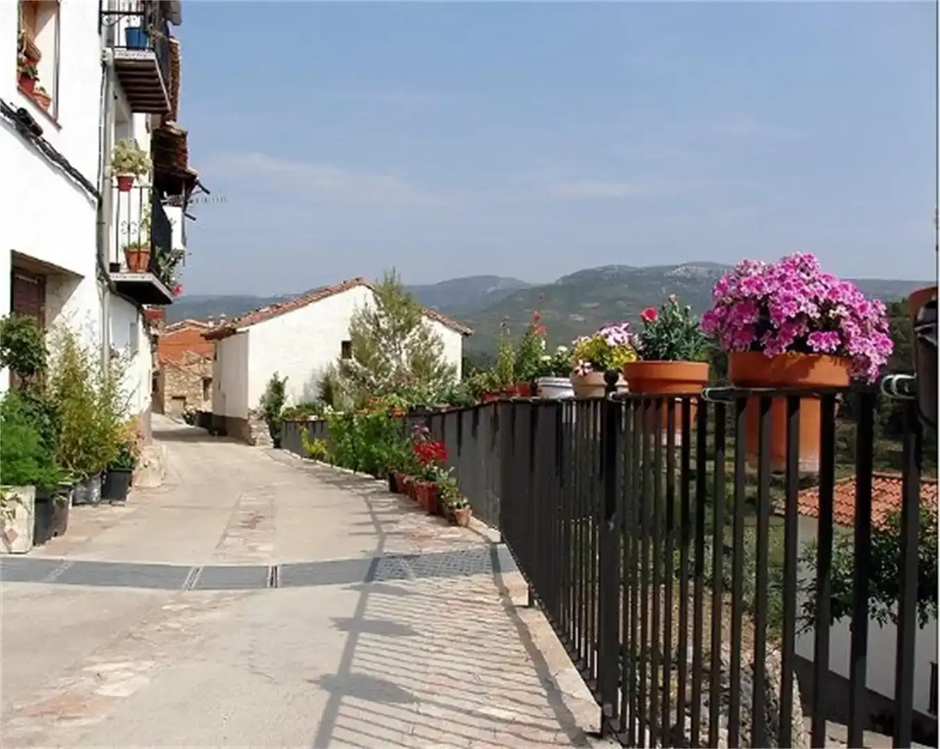 Vista exterior de Casa adosada en venta en Palanques con Trastero, Balcón y Piscina comunitaria