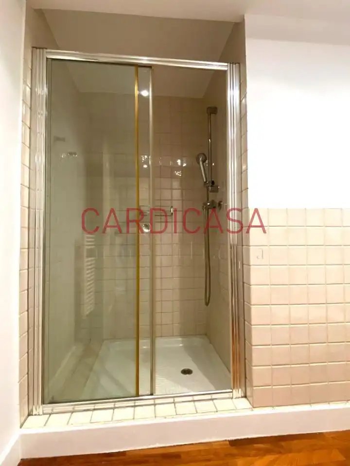 Baño de Piso de alquiler en Vigo  con Calefacción, Parquet y Balcón