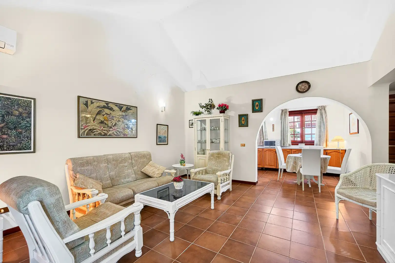 Sala d'estar de Casa o xalet en venda en San Miguel de Abona amb Aire condicionat, Jardí privat i Moblat