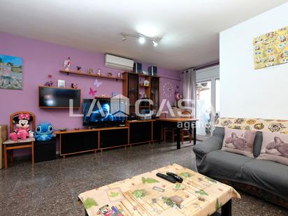 Living room of Flat for sale in  Barcelona Capital  with Heating and Balcony