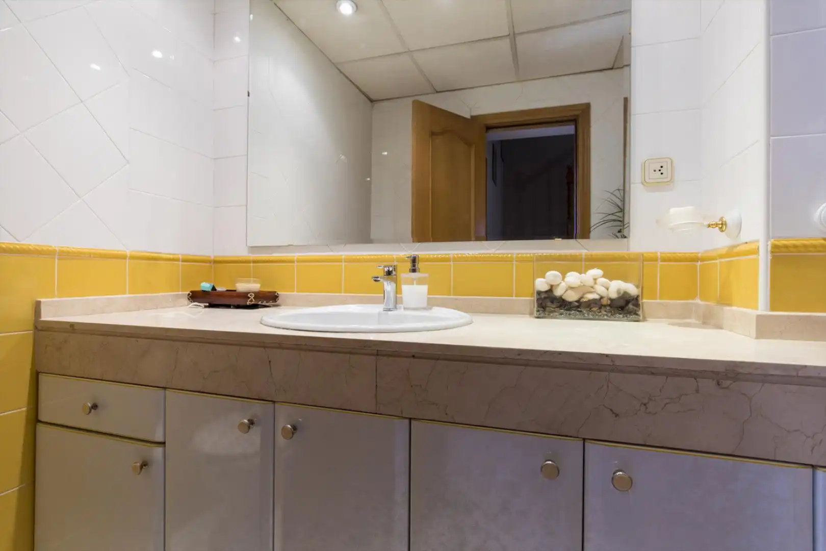 Bathroom of Detached homes for sale in Zaragoza  with Terrace, Storage room and Swimming Pool