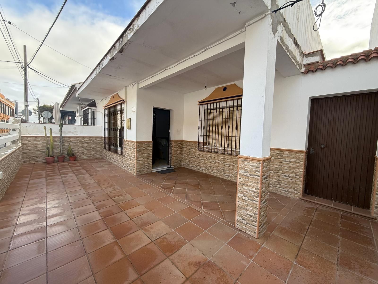 Exterior view of House or chalet for sale in Chipiona  with Storage room