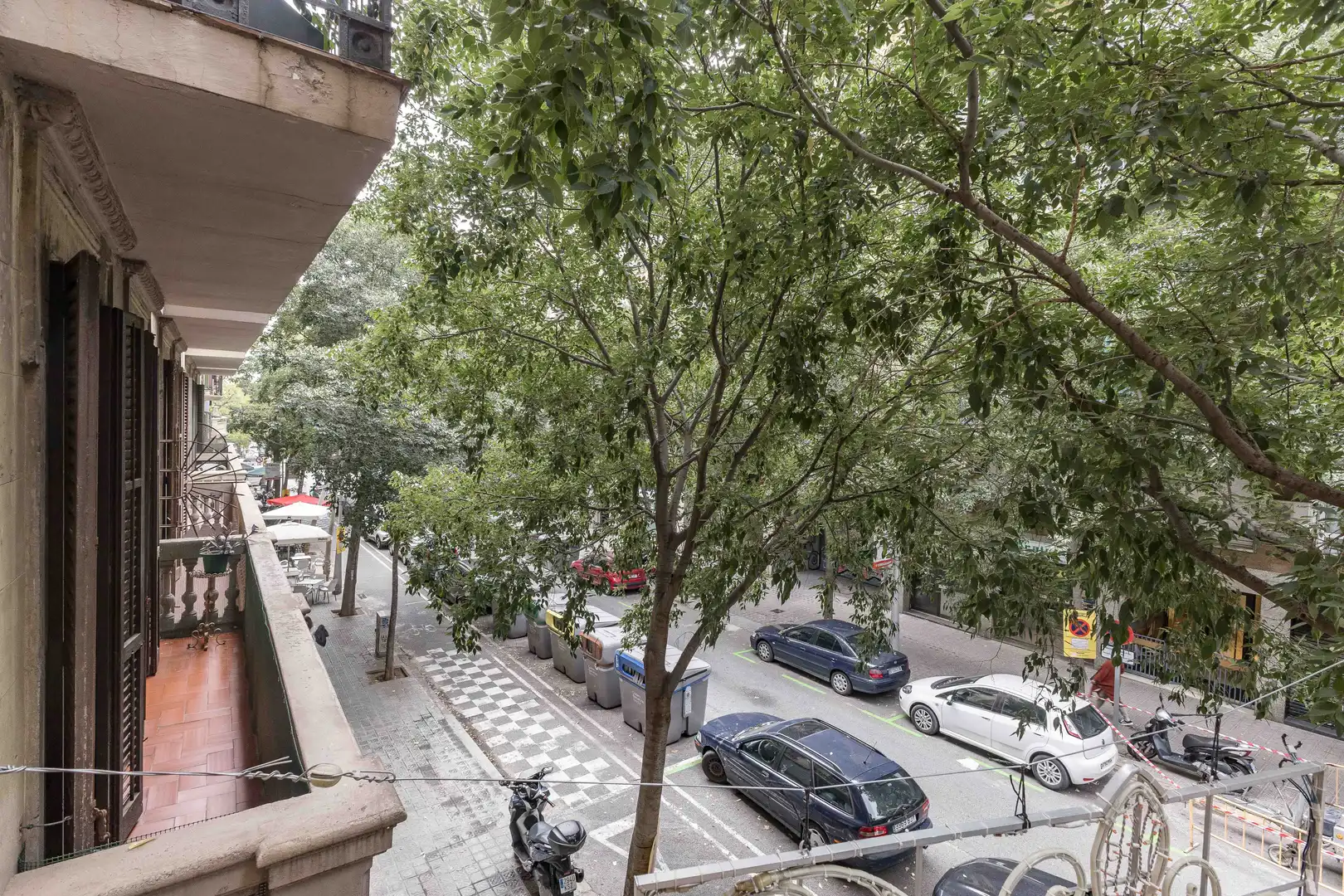 Außenansicht von Büro zum Verkauf in Barcelona mit Klimaanlage und Terrasse