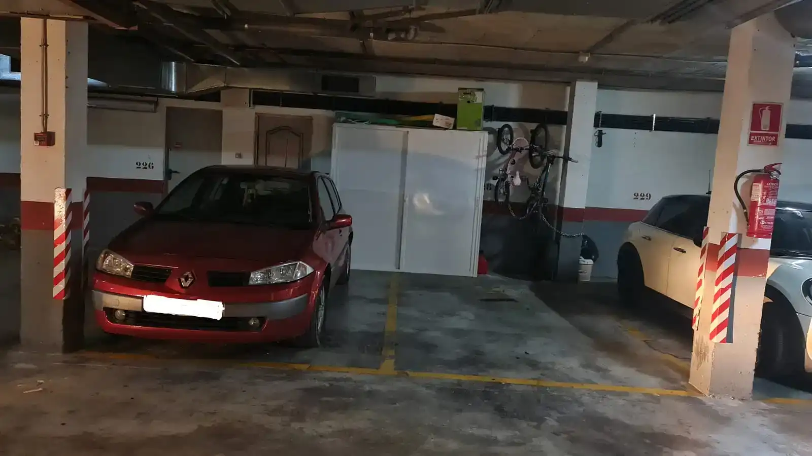 Aparcament de Pis en venda en Elche / Elx amb Aire condicionat i Piscina