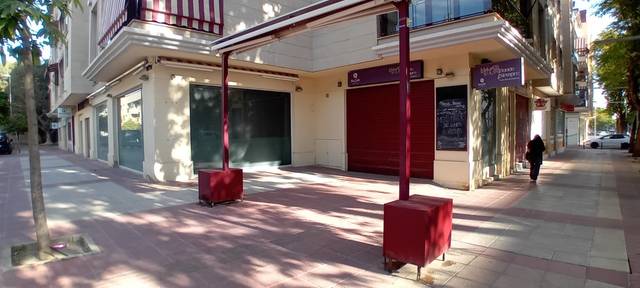 Local comercial en Alquiler en Avenida Avenida Abenarabi en Vistalegre