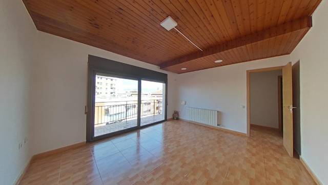 Piso en Venta en C/ Mare de Deu de Nuria  en Instituts