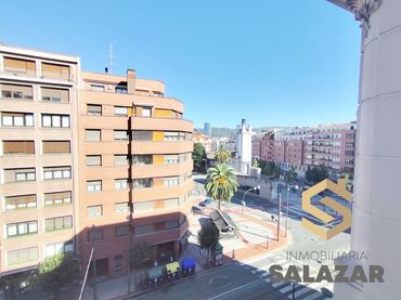 Pis amb balcó en venda a Pablo de Alzola Kalea