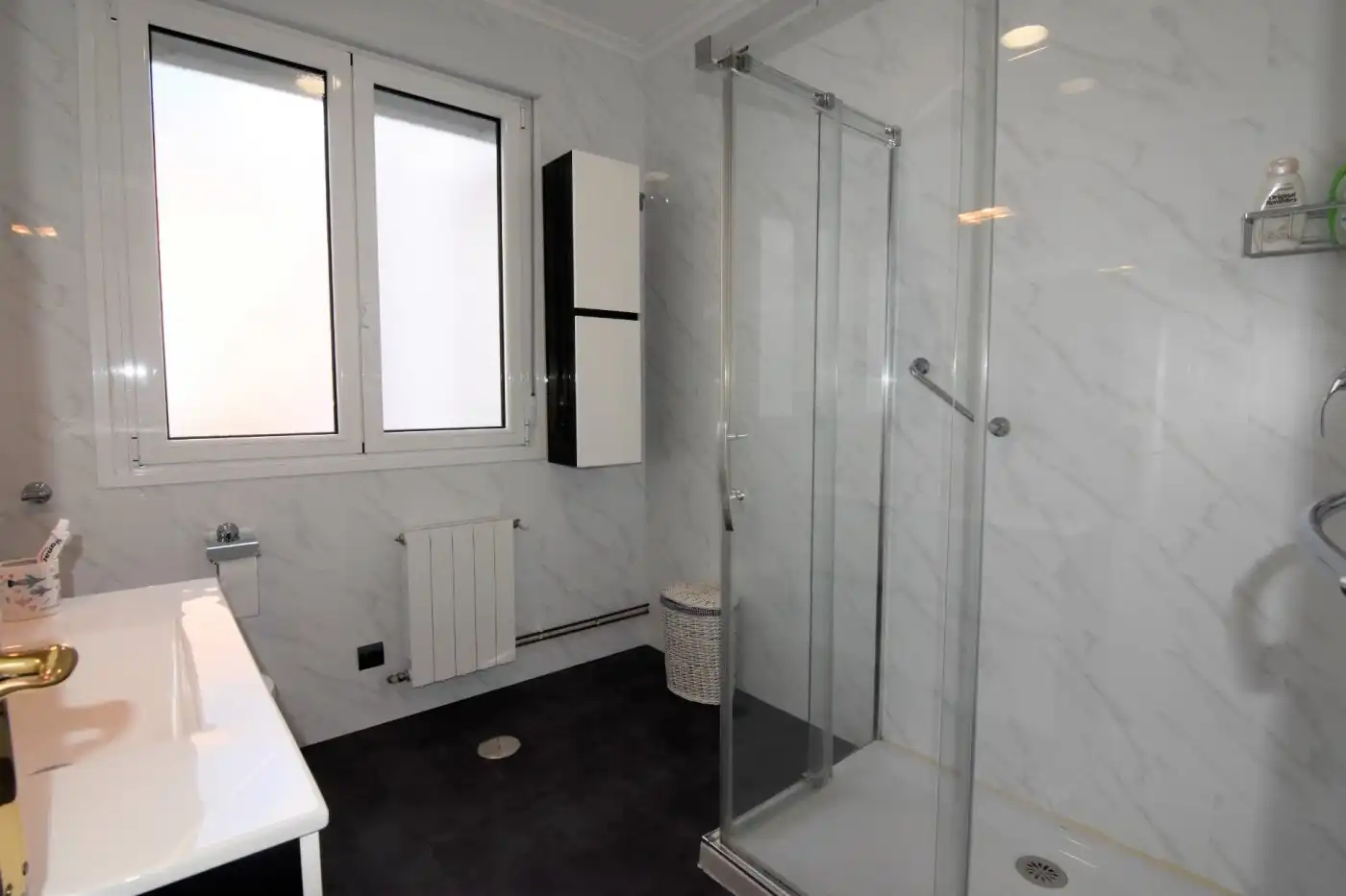 Bathroom of Flat for rent in Santander  with Heating, Terrace and Furnished