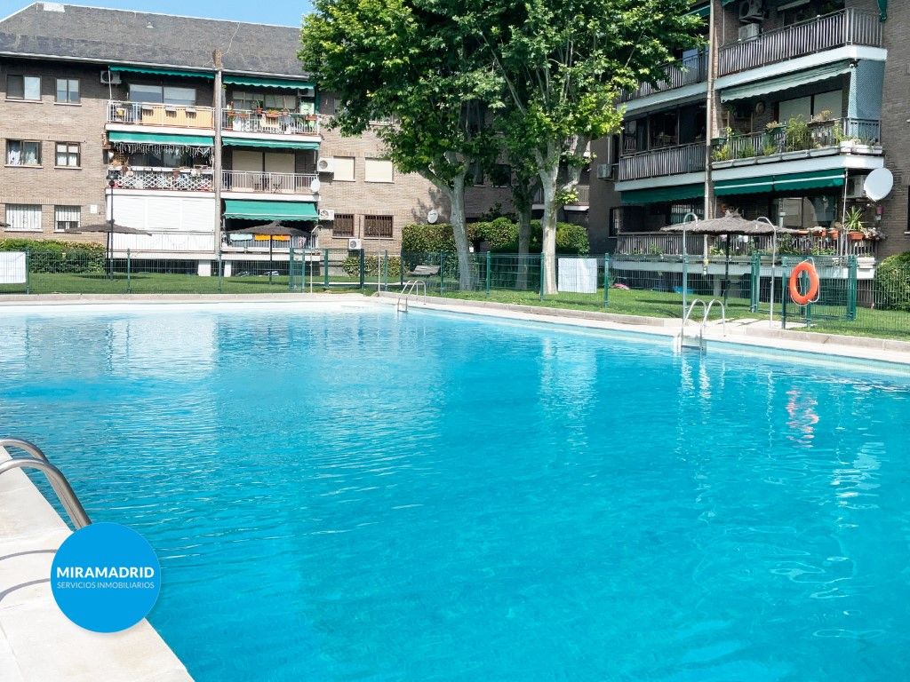 Piscina de Pis en venda en Paracuellos de Jarama