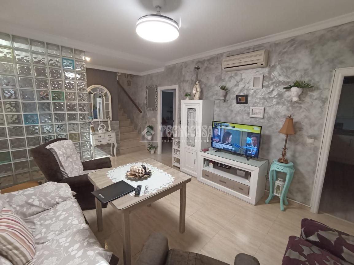 Living room of Single-family semi-detached for sale in  Córdoba Capital
