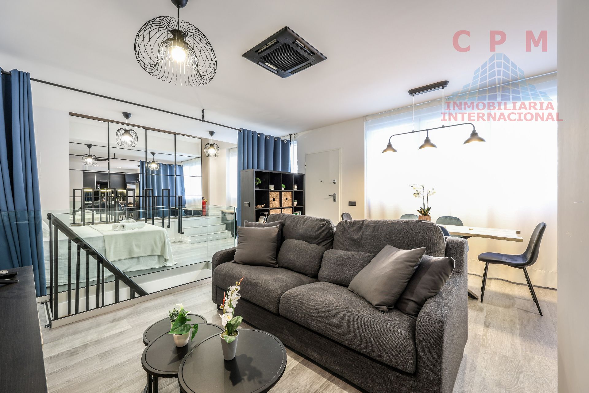 Sala d'estar de Dúplex de lloguer en  Madrid Capital amb Aire condicionat, Calefacció i Parquet