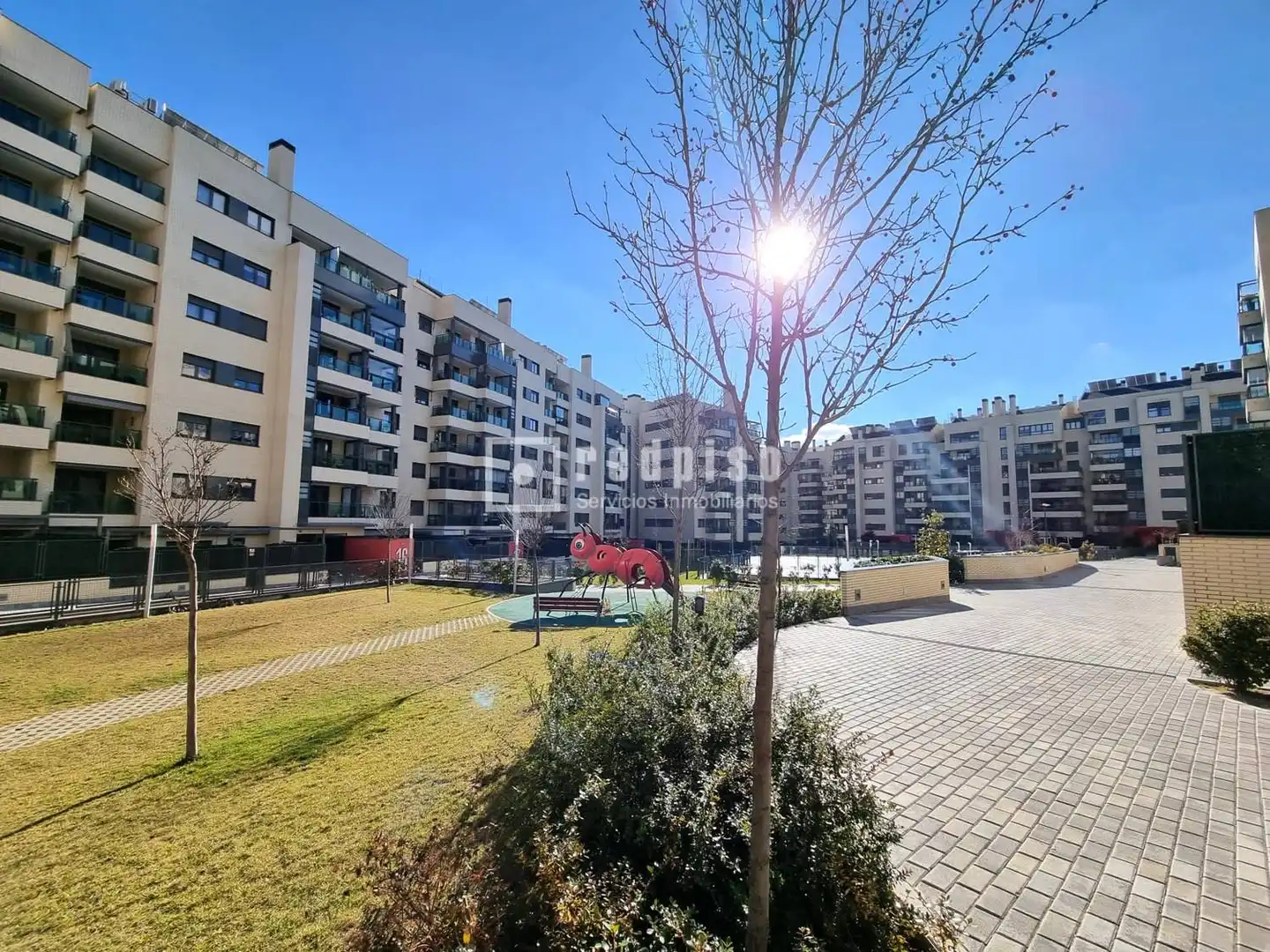 Vista exterior de Piso en venta en Rivas-Vaciamadrid con Aire acondicionado, Calefacción y Jardín privado