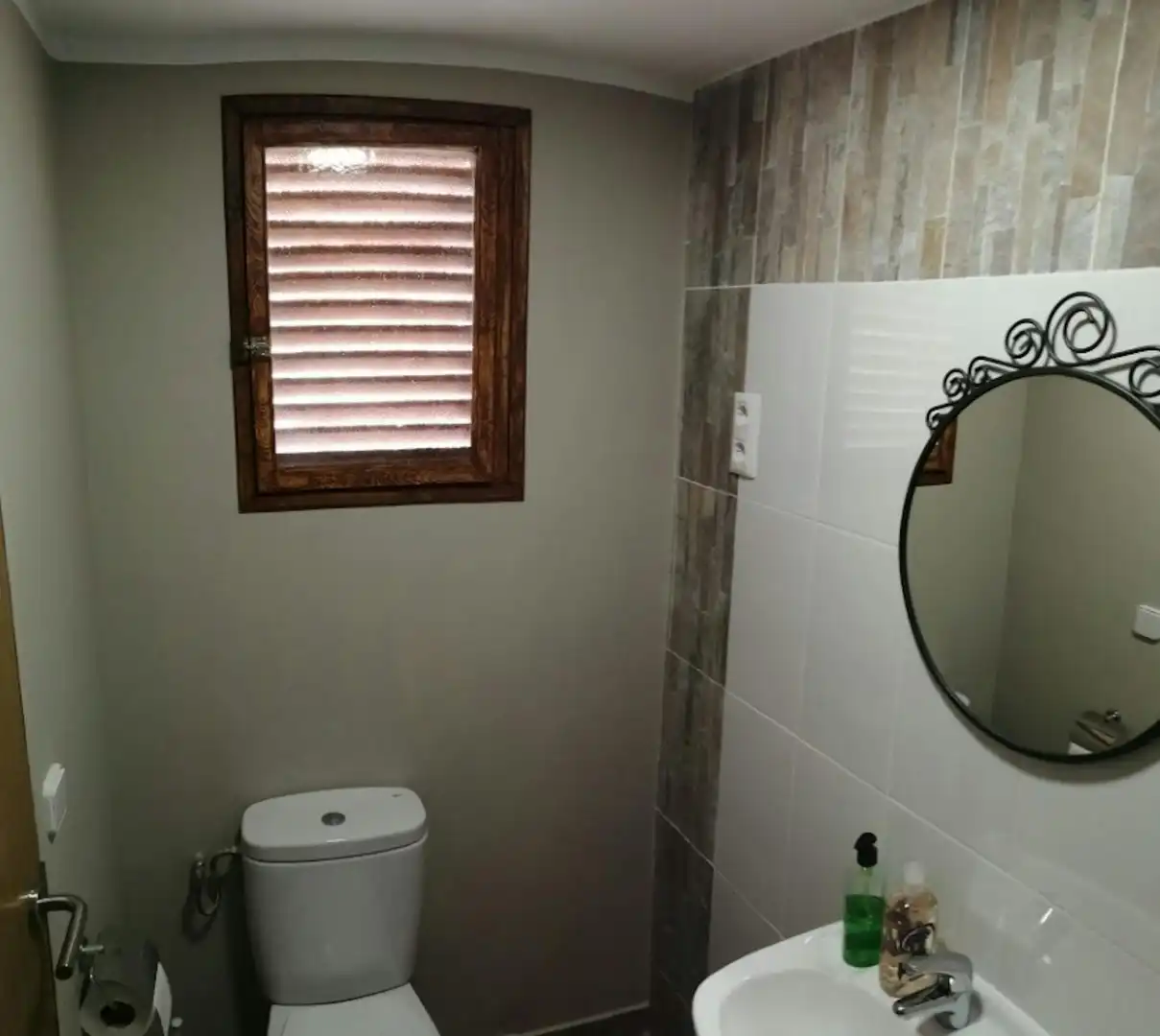 Bathroom of Flat for share in Barcelona  with Washing machine