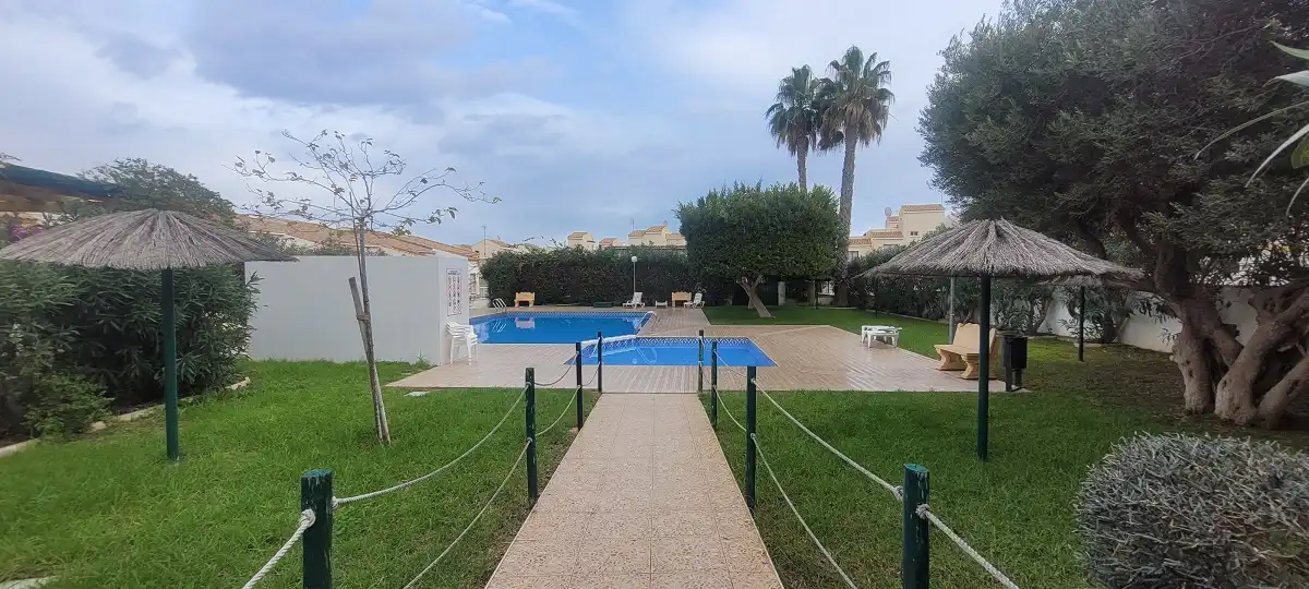Piscina de Casa adosada en venta en Santa Pola con Aire acondicionado, Terraza y Amueblado