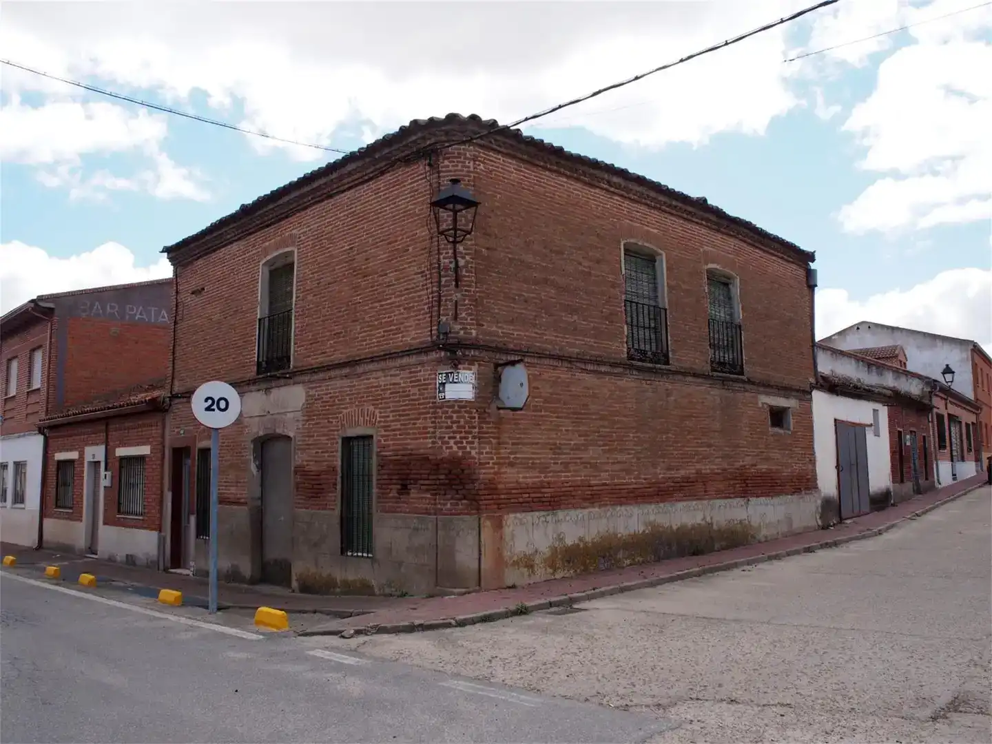 Vista exterior de Casa adosada en venda en Ataquines