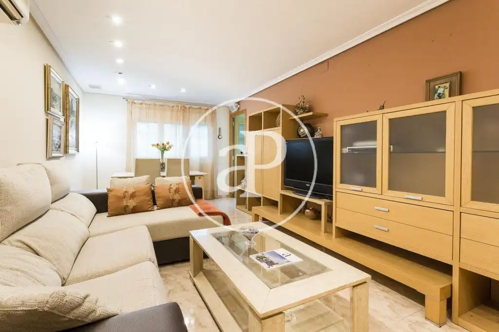 Flat for rent in Av. del General Avilés, Sant Pau