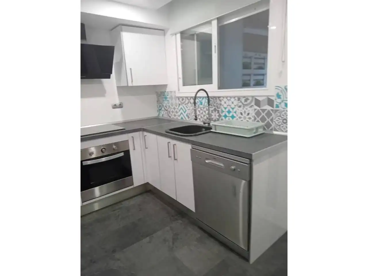 Cocina de Piso de alquiler en Cubelles con Aire acondicionado, Calefacción y Jardín privado