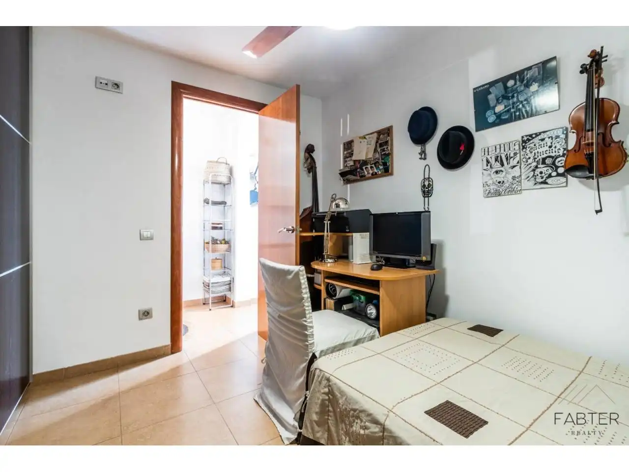 Dachboden zum Verkauf in Terrassa mit Klimaanlage, Heizung und Terrasse