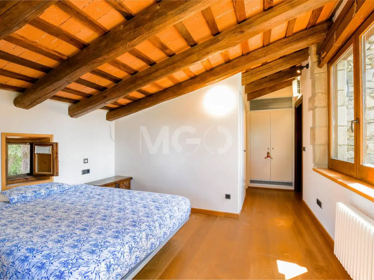 Schlafzimmer von Country house zum Verkauf in Sant Julià de Vilatorta mit Heizung, Privatgarten und Terrasse