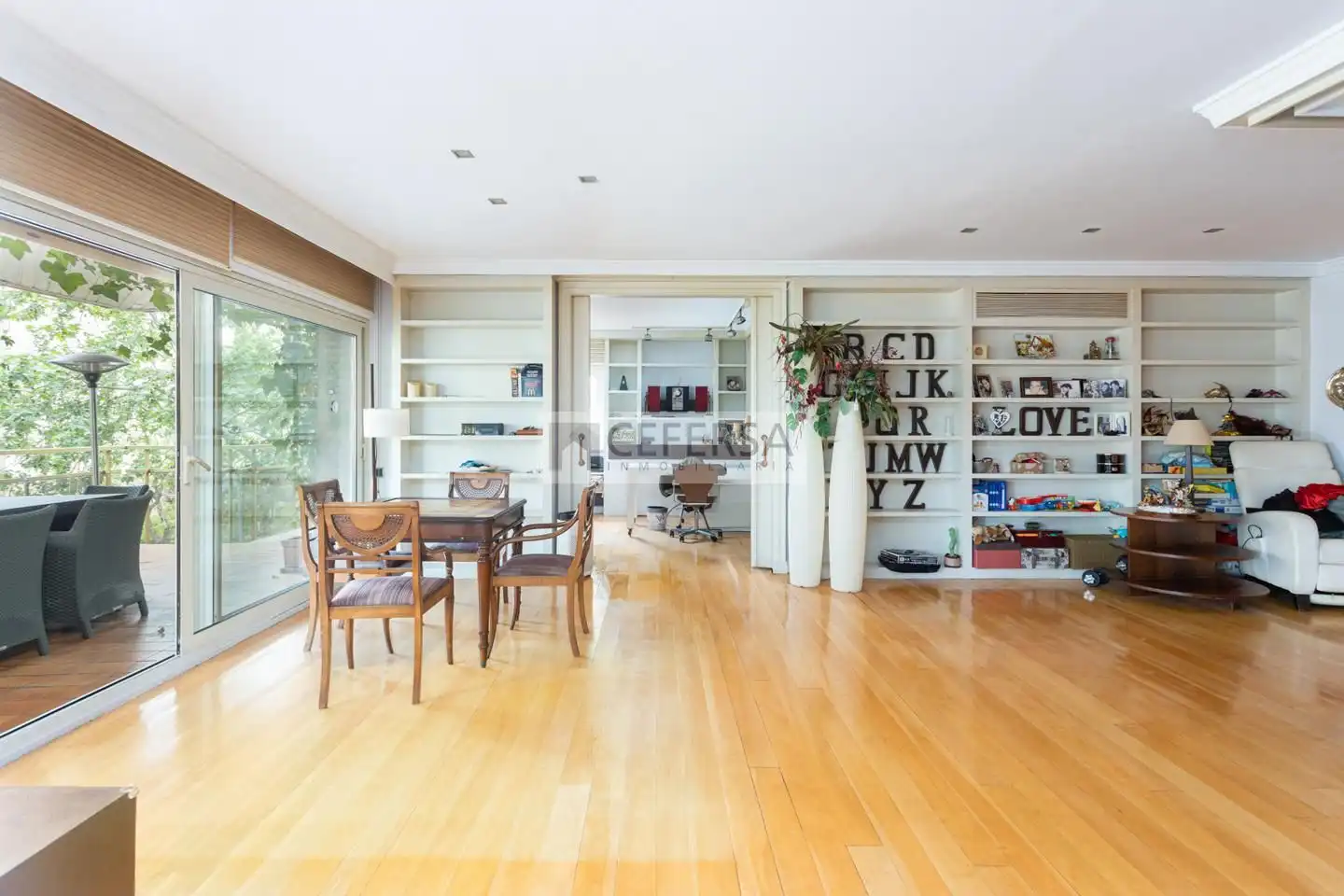 Vista exterior de Piso en venta en Barcelona con Aire acondicionado, Calefacción y Parquet