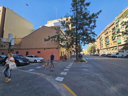 Vista exterior de Casa o xalet en venda en  Valencia Capital amb Terrassa, Traster i Balcó