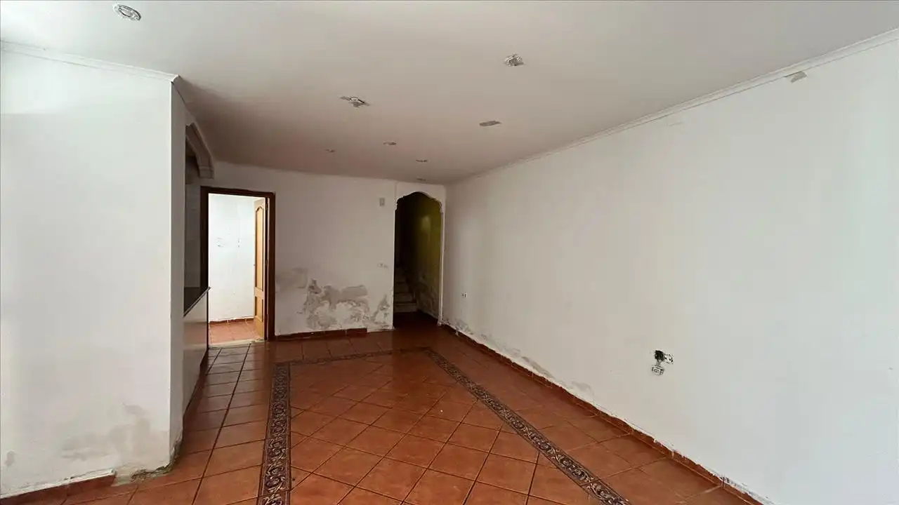 Einfamilien-Reihenhaus zum Verkauf in Benimuslem mit Terrasse