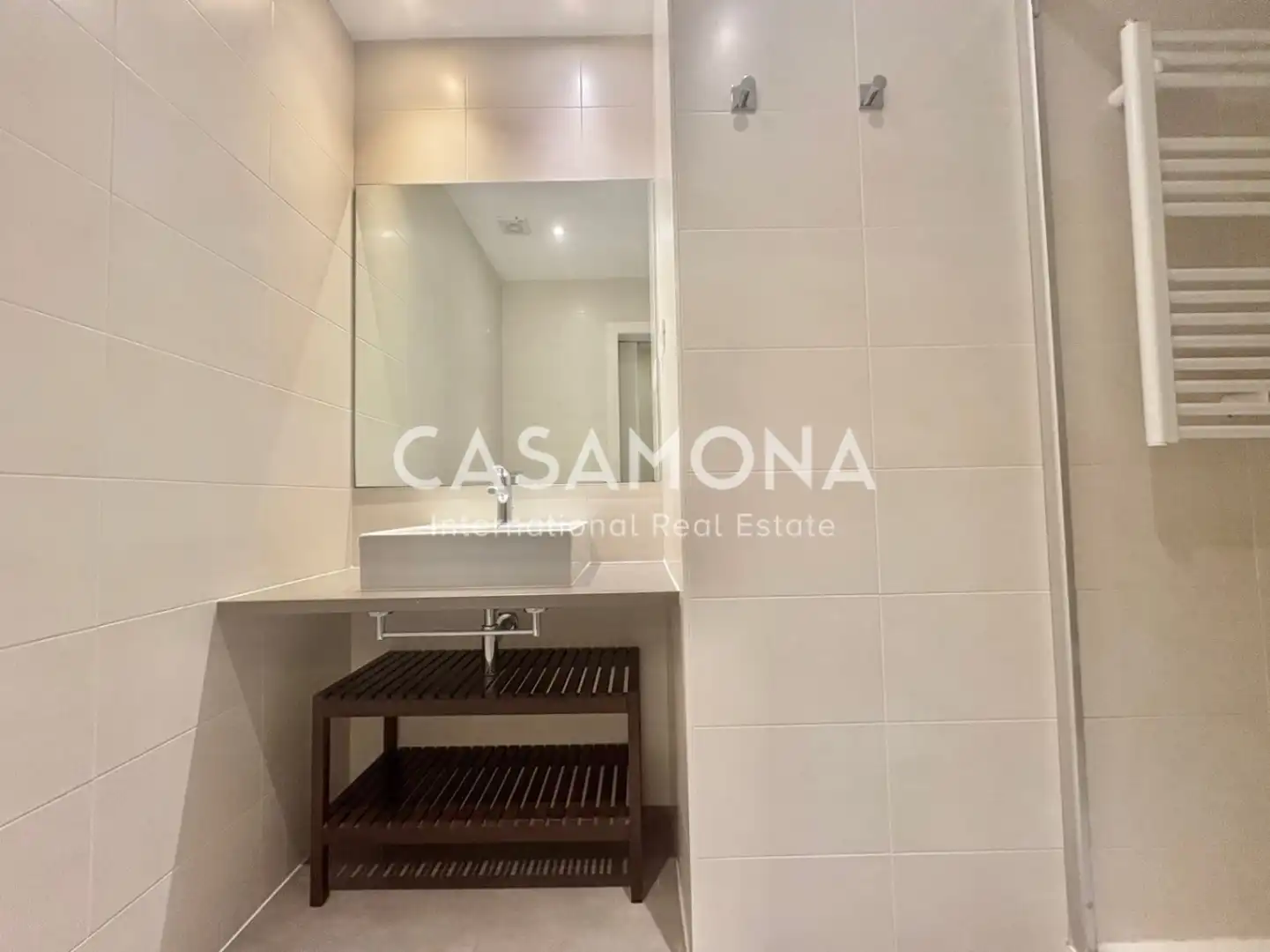Bany de Apartament en venda en Barcelona amb Aire condicionat, Calefacció i Terrassa