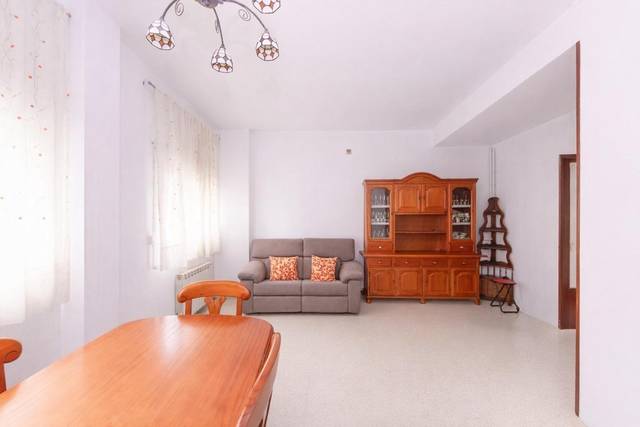 Planta baja en Venta en Nucli Urbà