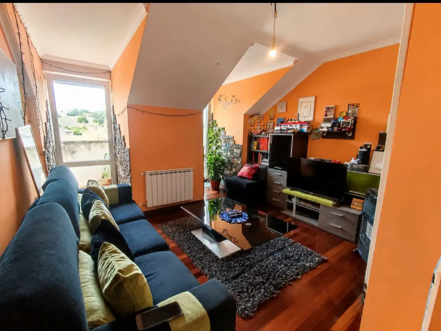 Sala d'estar de Àtic en venda en Santa María de Cayón amb Calefacció, Jardí privat i Parquet