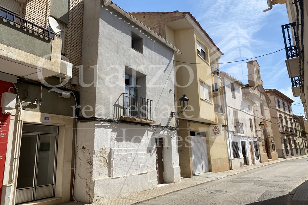 Vista exterior de Casa adosada en venda en Tobarra amb Terrassa