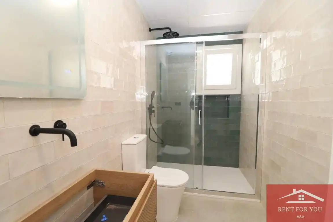 Badezimmer von Dachboden zur Miete in Alhaurín El Grande mit Klimaanlage und Terrasse