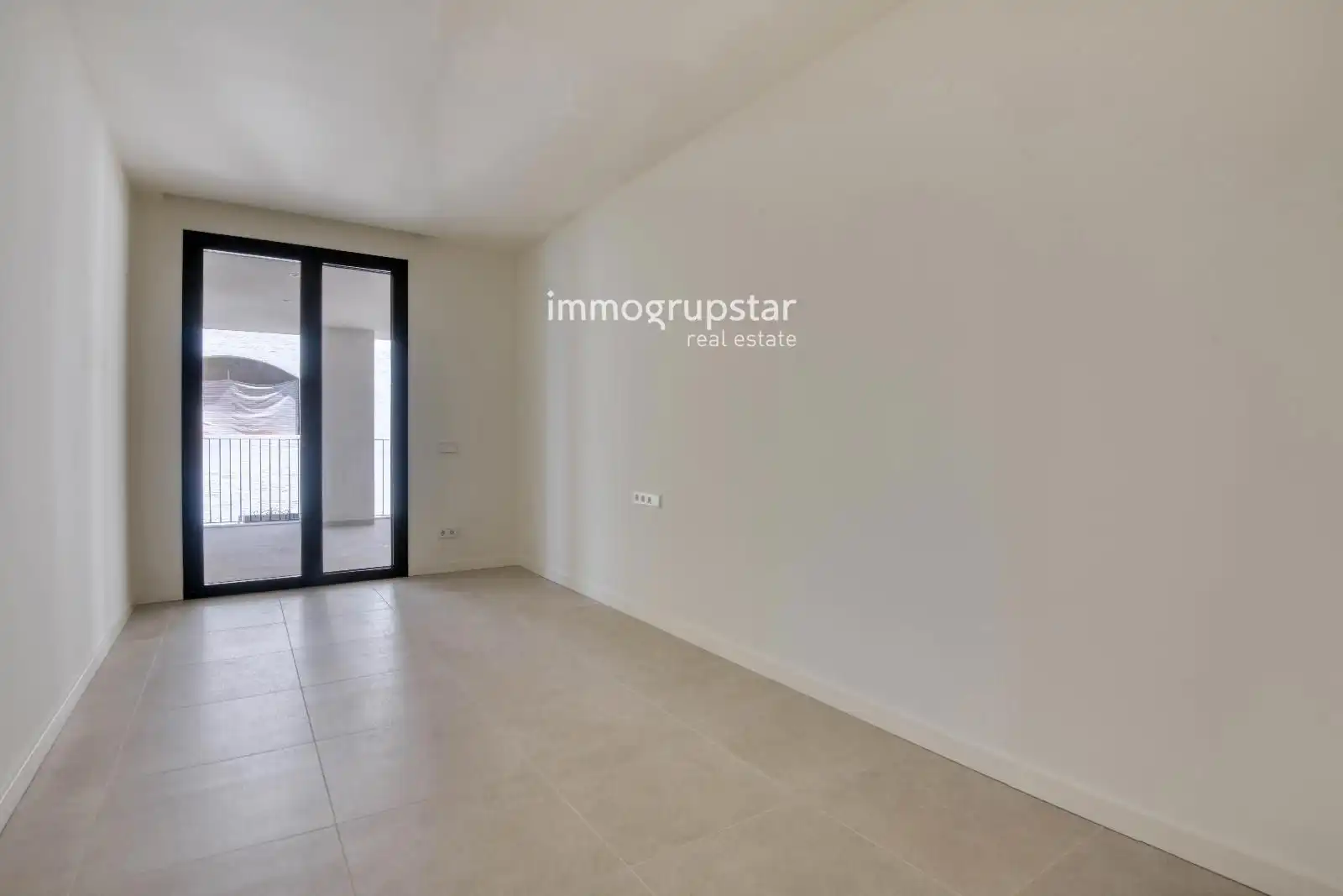 Appartamento con terrazza in vendita a Calle de Gràcia, imagen 4