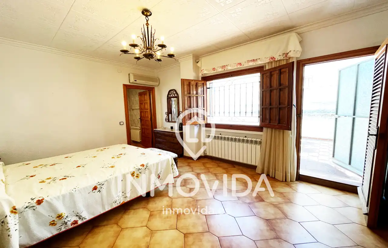 Dormitori de Casa o xalet en venda en Mogente / Moixent amb Aire condicionat, Jardí privat i Terrassa