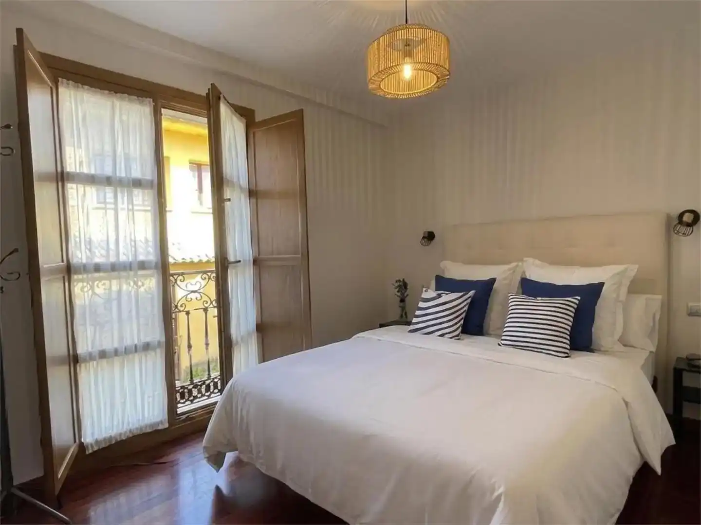 Schlafzimmer von Wohnung zur Miete in Llanes mit Möbliert