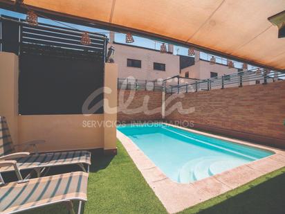 Piscina de Casa o xalet en venda en Pinto amb Aire condicionat, Calefacció i Terrassa