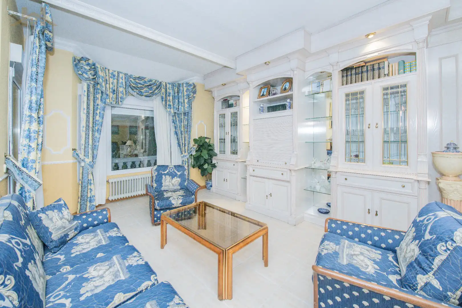 Sala d'estar de Casa adosada en venda en Villaviciosa de Odón amb Calefacció, Jardí privat i Terrassa