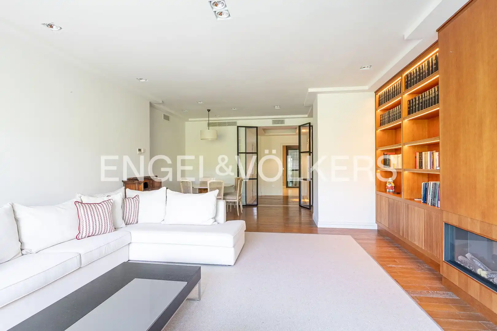 Vista exterior de Apartament de lloguer en Madrid amb Aire condicionat, Calefacció i Jardí privat