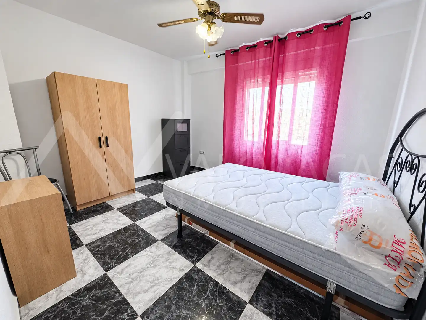 Bedroom of Flat for rent in Carretera de Cádiz