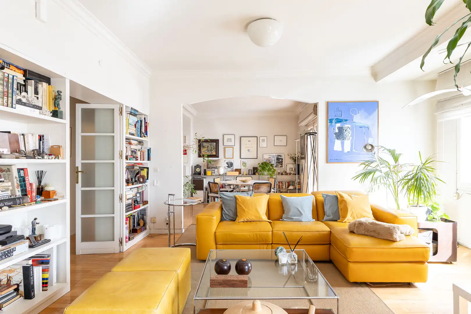 Living room of Flat for sale in  Madrid Capital  with Air Conditioner, Heating and Parquet flooring