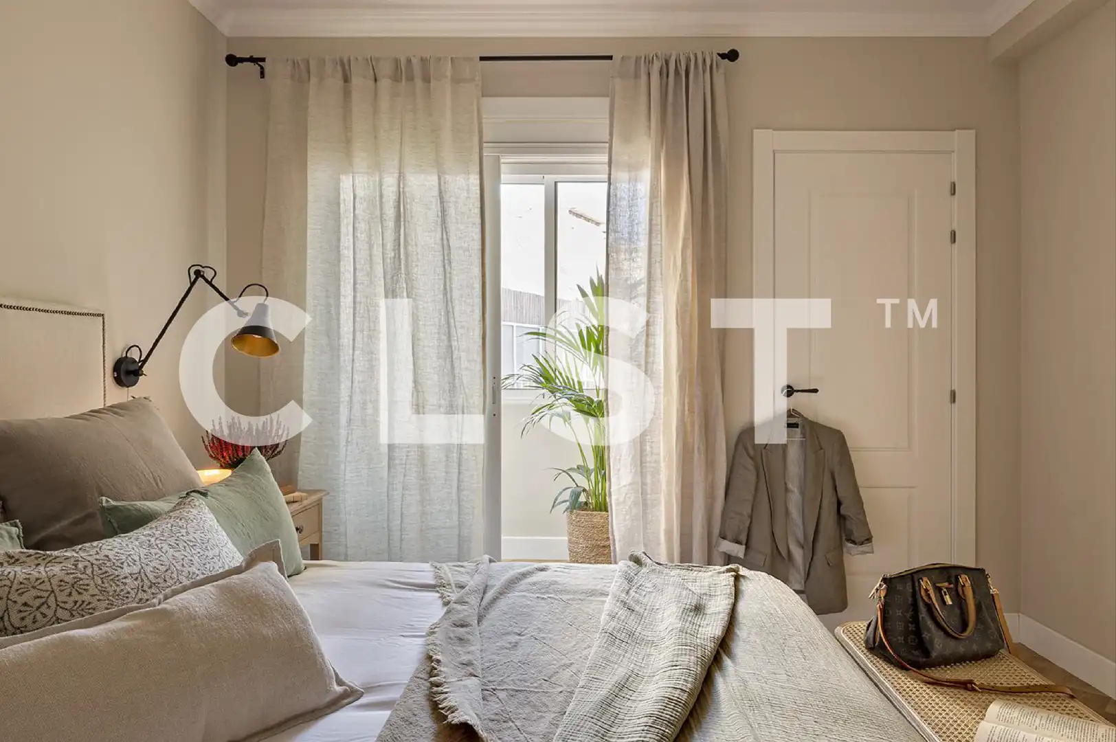 Schlafzimmer von Dachboden zur Miete in Barcelona mit Klimaanlage, Heizung und Terrasse