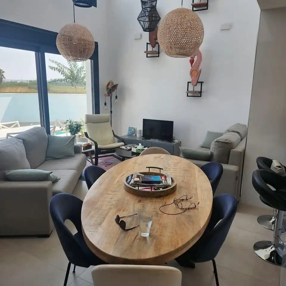 Menjador de Casa o xalet en venda en Daya Vieja amb Jardí privat, Piscina i Moblat