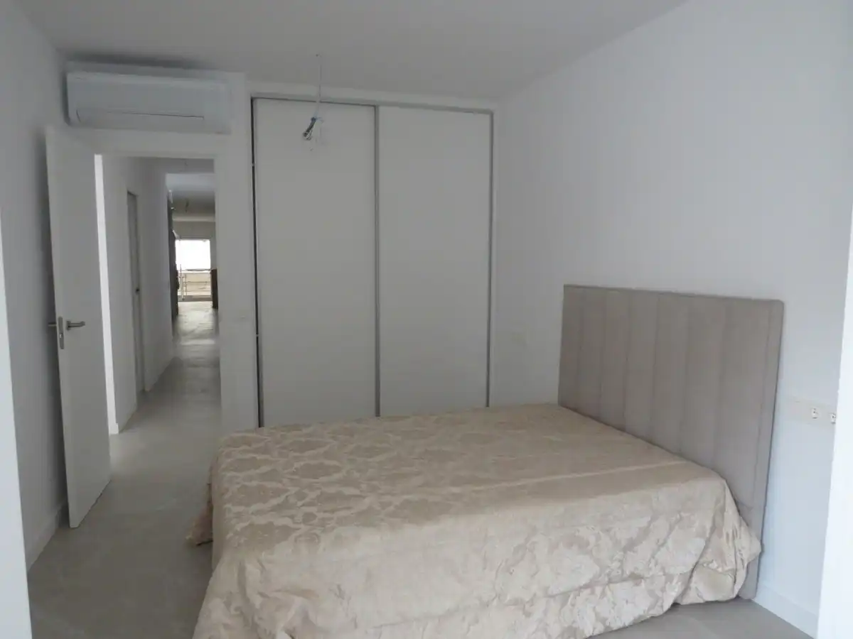 Habitación de Apartamento en venta en Fuengirola con Aire acondicionado, Calefacción y Terraza