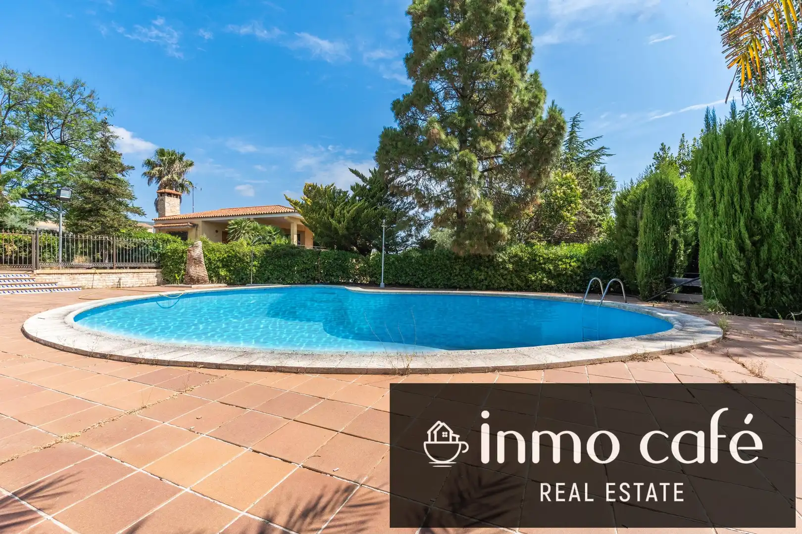 Vista exterior de Casa o xalet en venda en Montesa amb Terrassa i Piscina