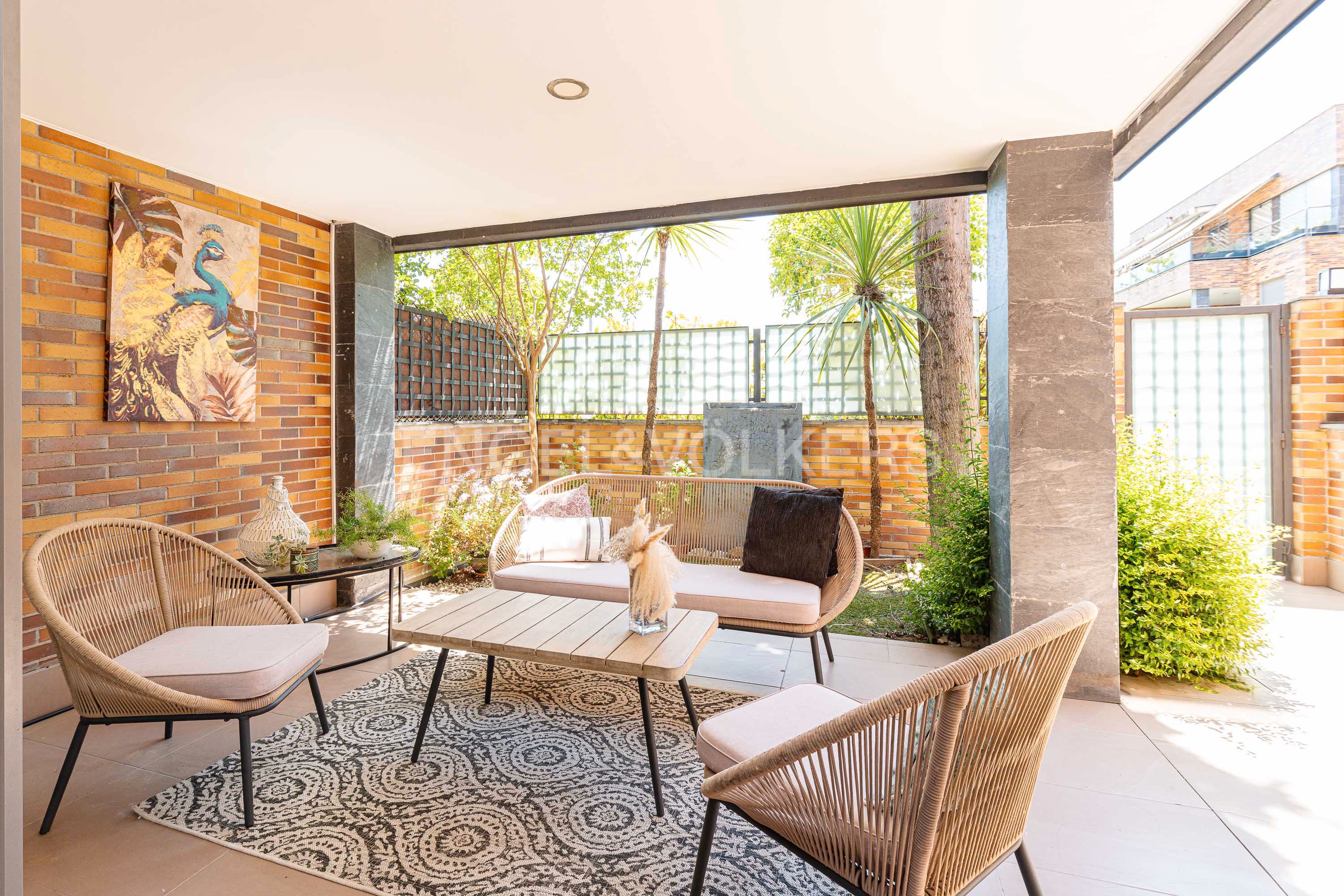 Terrassa de Casa o xalet en venda en Las Rozas de Madrid amb Aire condicionat, Calefacció i Jardí privat